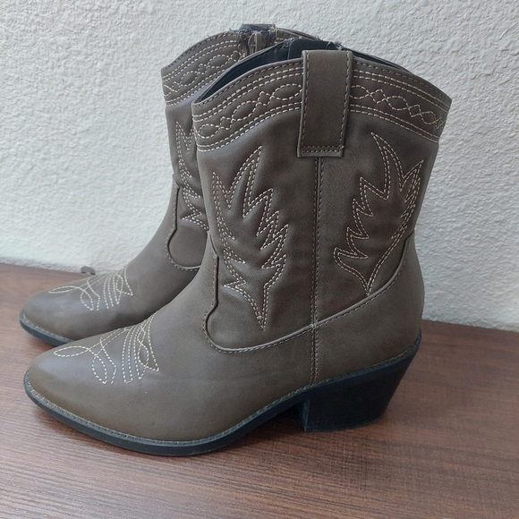 SODA Side Zip Embroidered Western Boots Size 7 - Picture 1 of 8
